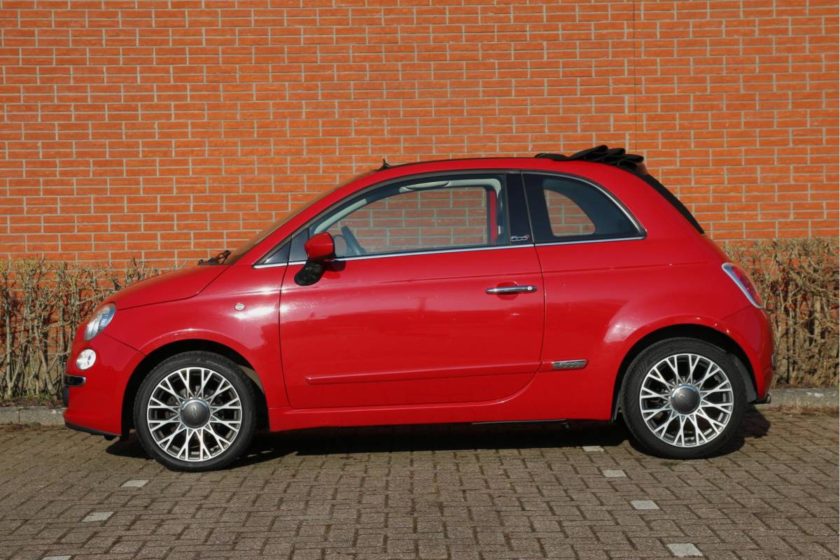 Fiat 500C Fiat 500 C 0.9 TwinAir 86pk Lounge | NL-auto | Cabrio | Airco | Parkeersensoren | Elek. ramen | Centr. deurvergr. | Lichtmetalen velgen | Stuurbekrachtiging | lederen bekleding |