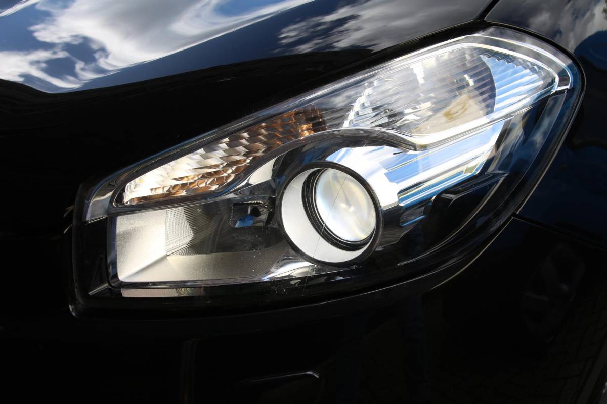 Nissan QASHQAI Nissan Qashqai 2.0 141pk Tekna | NL-auto | 1.400 kg trekgewicht! | Luxe! | Navigatie | Pano dak | Elek. ramen | Climate control | Cruise control | Leder | Stoelverwarming | Trekhaak |