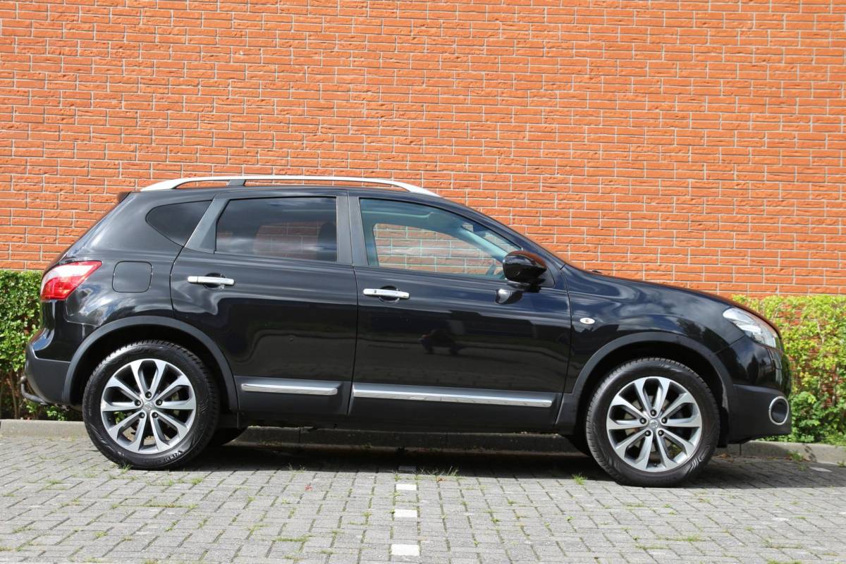 Nissan QASHQAI Nissan Qashqai 2.0 141pk Tekna | NL-auto | 1.400 kg trekgewicht! | Luxe! | Navigatie | Pano dak | Elek. ramen | Climate control | Cruise control | Leder | Stoelverwarming | Trekhaak |