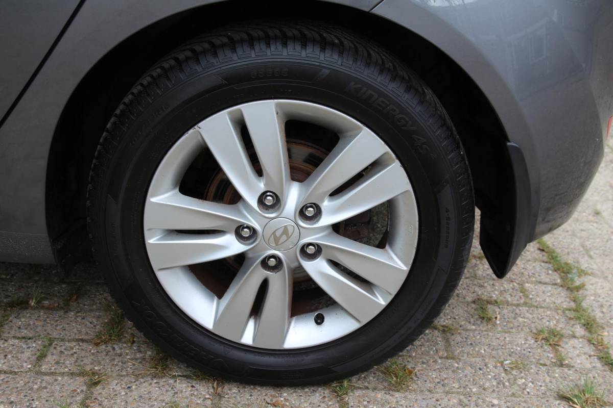 Hyundai ix20 Hyundai ix20 1.4i 90pk i-Vision | NL-auto | 5 deuren | Climate control | Cruise control | Centr. deurvegr. | Lichtmetalen velgen | Elek. ramen | Radio | Trekhaak |