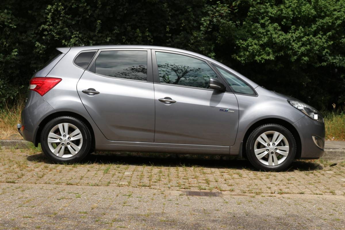 Hyundai ix20 Hyundai ix20 1.4i 90pk i-Vision | NL-auto | 5 deuren | Climate control | Cruise control | Centr. deurvegr. | Lichtmetalen velgen | Elek. ramen | Radio | Trekhaak |