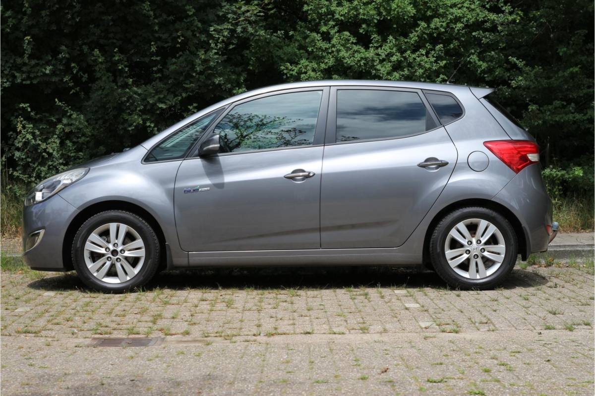 Hyundai ix20 Hyundai ix20 1.4i 90pk i-Vision | NL-auto | 5 deuren | Climate control | Cruise control | Centr. deurvegr. | Lichtmetalen velgen | Elek. ramen | Radio | Trekhaak |