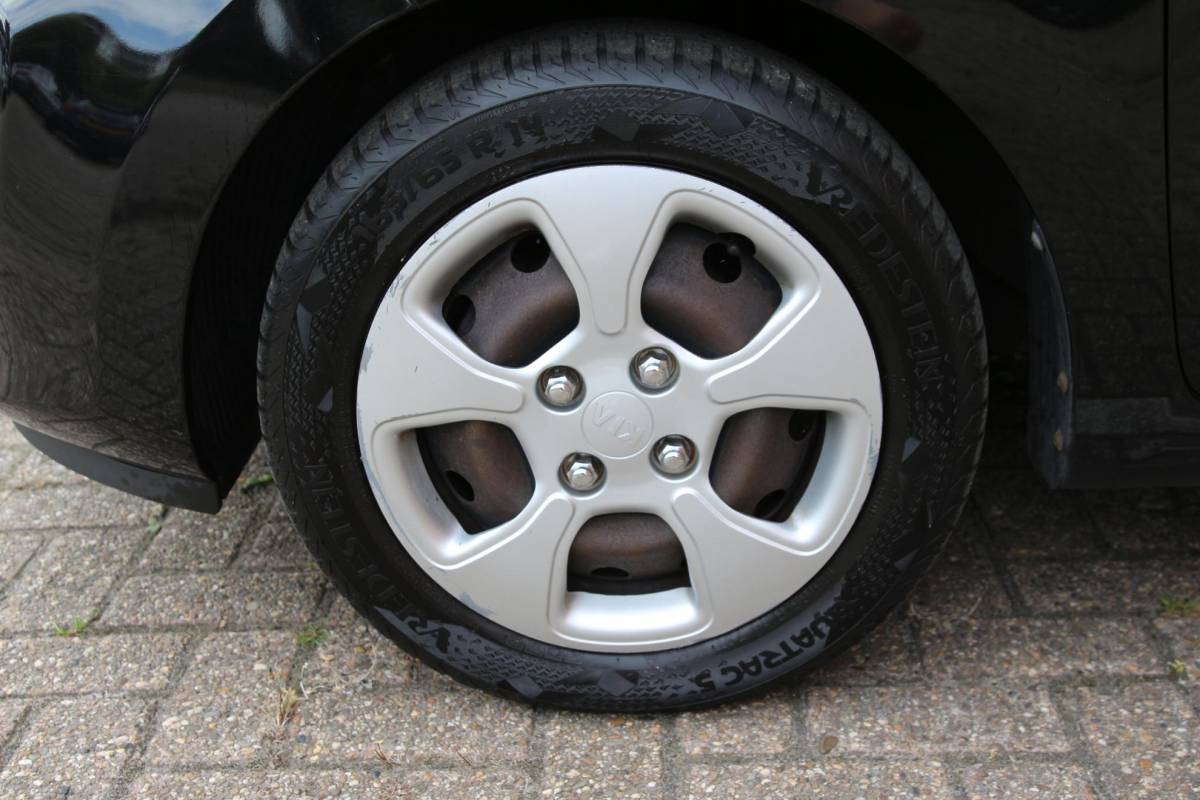 Kia Picanto Kia Picanto 1.0 CVVT 70pk BusinessLine | NL-auto | 5 deuren | Airco | Elek. ramen | Radio | Metallic lak | Stuurbekrachtiging |