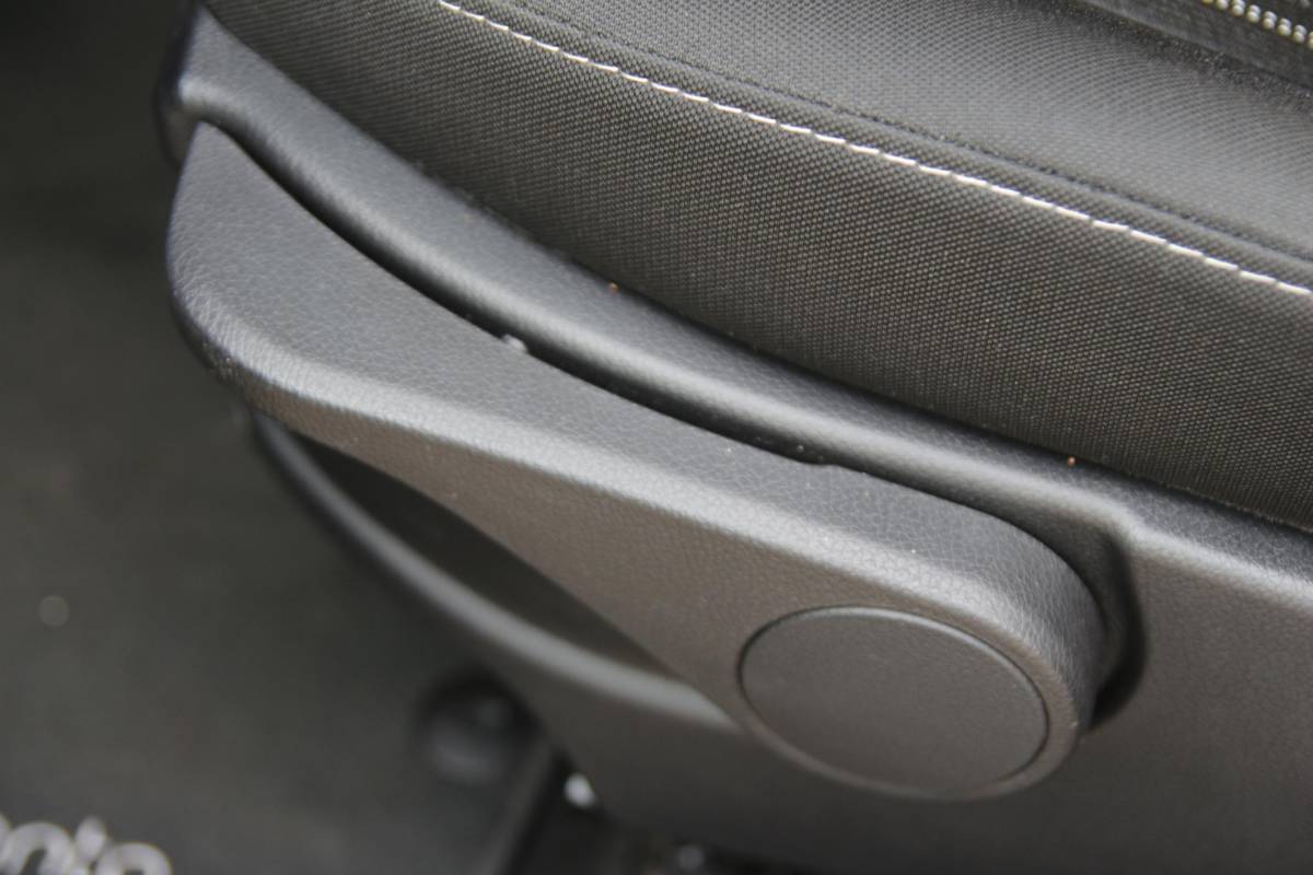 Kia Picanto Kia Picanto 1.0 CVVT 70pk BusinessLine | NL-auto | 5 deuren | Airco | Elek. ramen | Radio | Metallic lak | Stuurbekrachtiging |