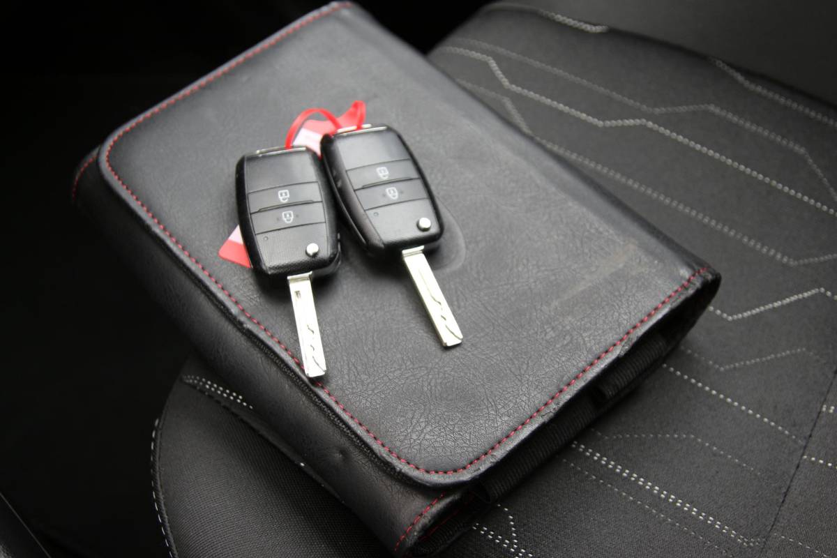 Kia Picanto Kia Picanto 1.0 CVVT 70pk BusinessLine | NL-auto | 5 deuren | Airco | Elek. ramen | Radio | Metallic lak | Stuurbekrachtiging |