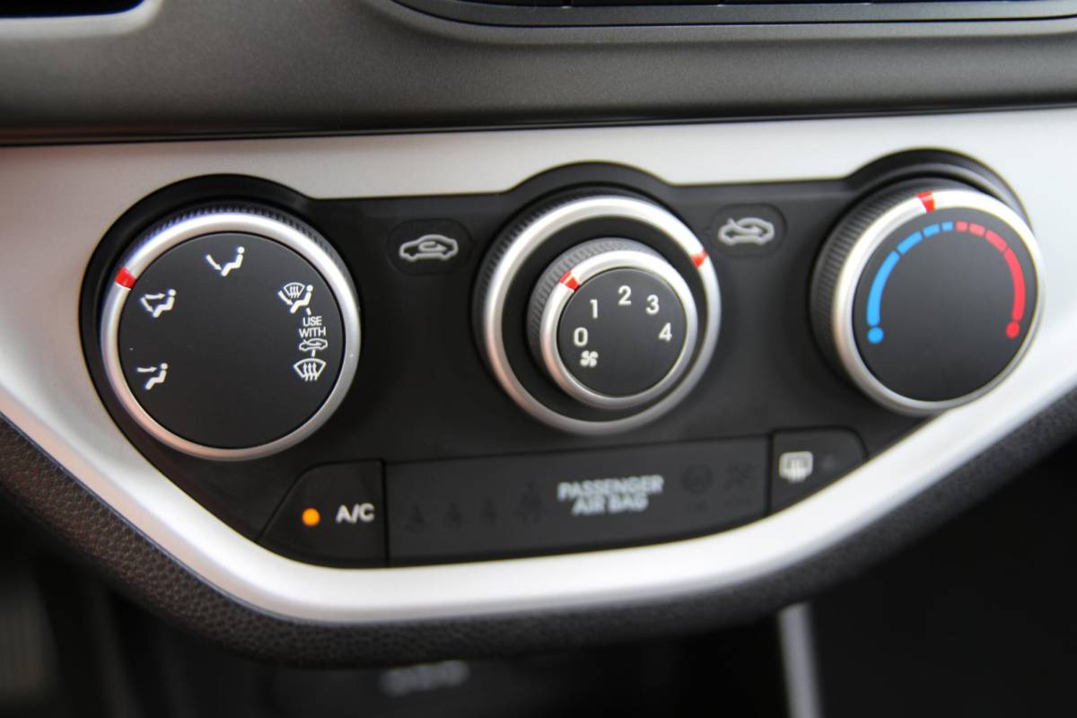 Kia Picanto Kia Picanto 1.0 CVVT 70pk BusinessLine | NL-auto | 5 deuren | Airco | Elek. ramen | Radio | Metallic lak | Stuurbekrachtiging |