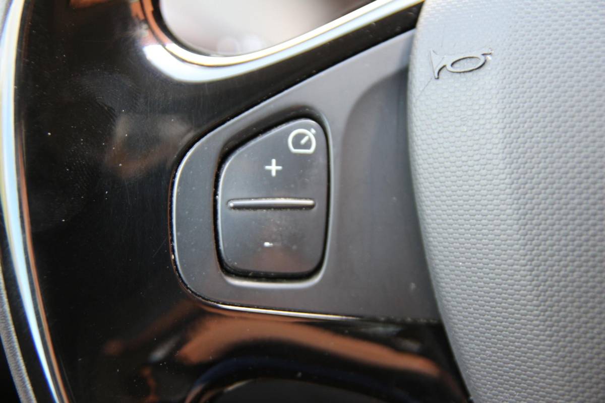 Renault Captur Renault Captur 0.9 TCe 90pk Dynamique | NL-auto | Climate control | Cruise control | Achteruitrijcamera | Navigatie | Parkeersensoren | Lichtmetalen velgen |