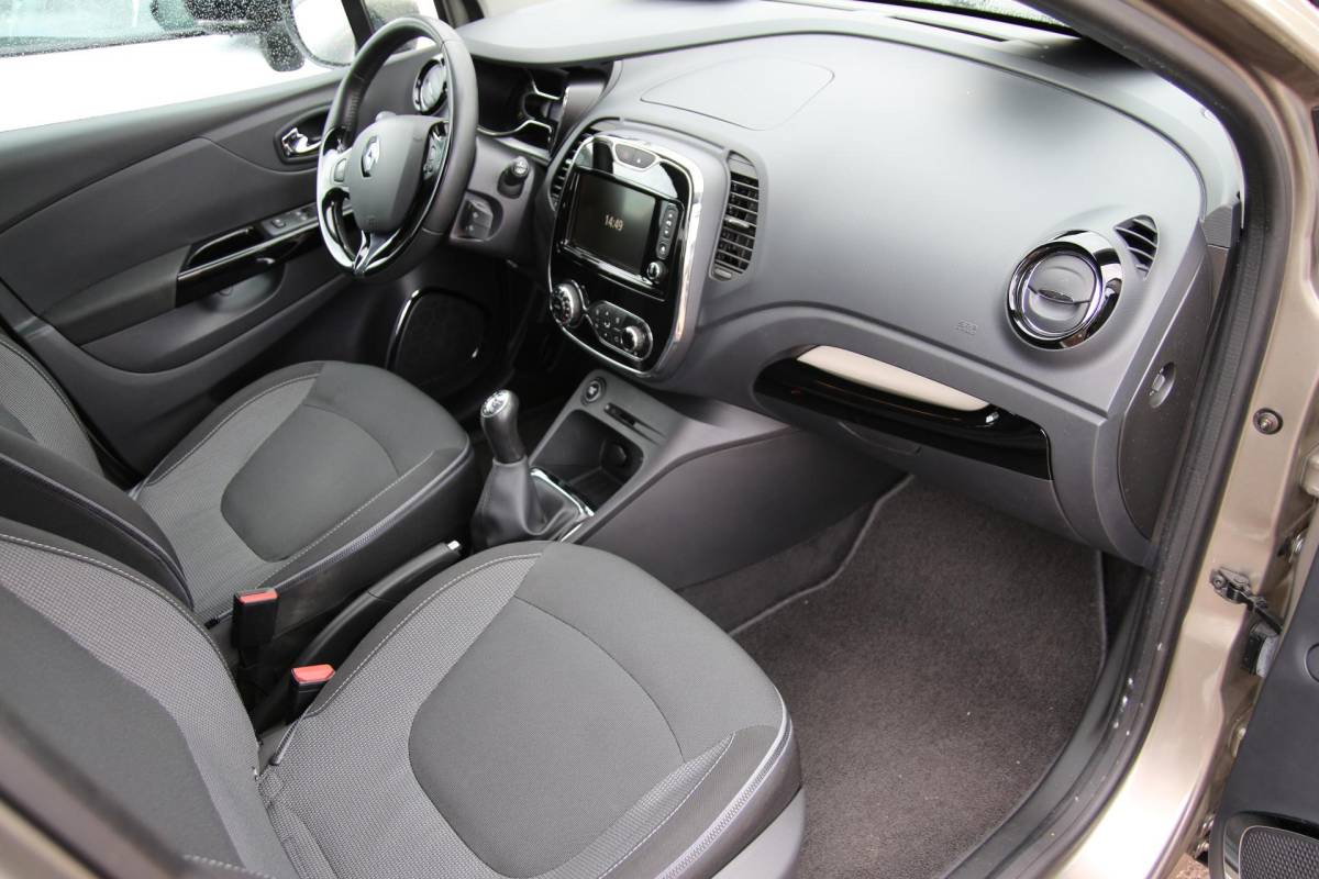 Renault Captur Renault Captur 0.9 TCe 90pk Dynamique | NL-auto | Climate control | Cruise control | Achteruitrijcamera | Navigatie | Parkeersensoren | Lichtmetalen velgen |