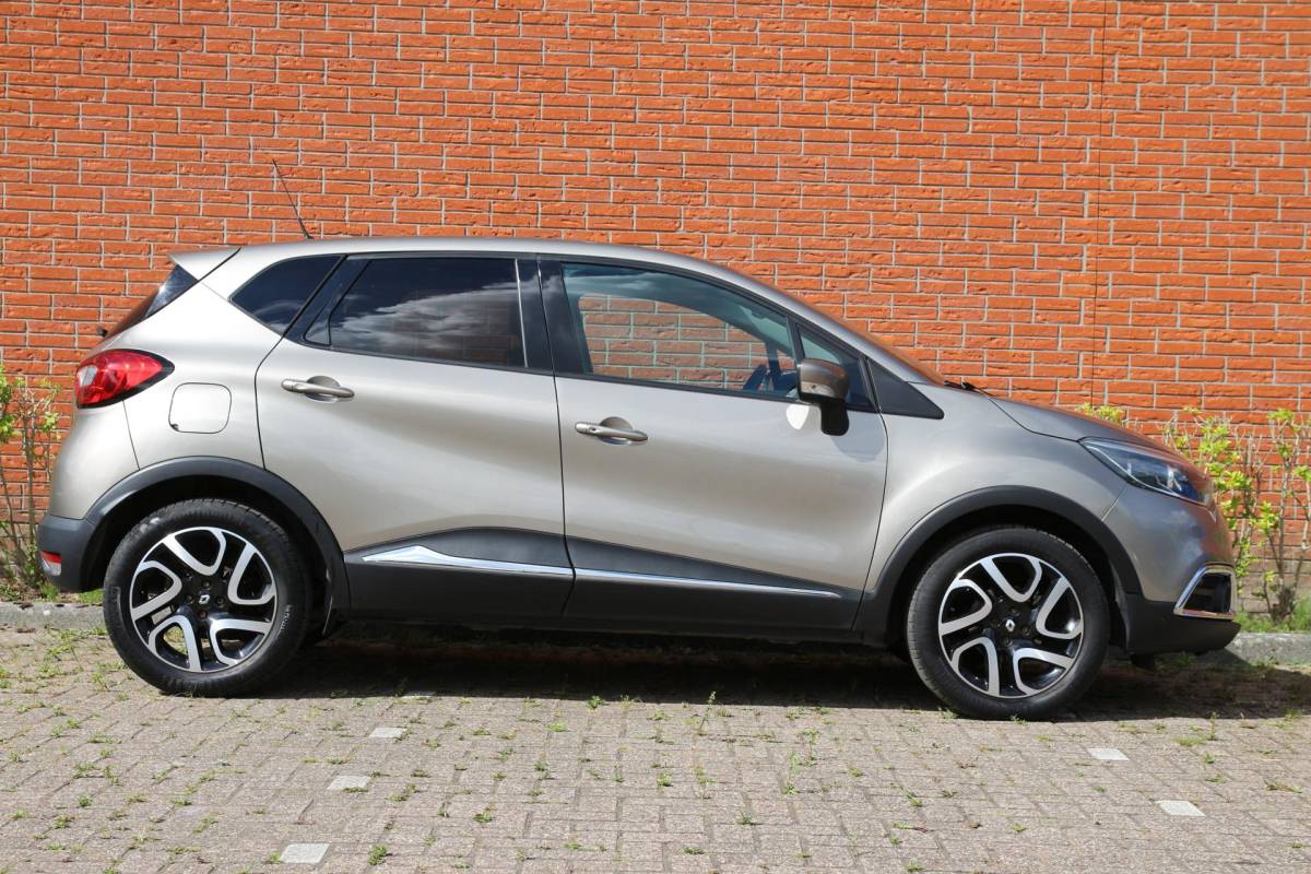 Renault Captur Renault Captur 0.9 TCe 90pk Dynamique | NL-auto | Climate control | Cruise control | Achteruitrijcamera | Navigatie | Parkeersensoren | Lichtmetalen velgen |