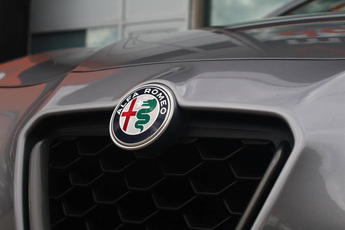 Alfa Romeo Giulietta Alfa Romeo Giulietta 1.4 TURBO MULTIAIR Super 150pk | Navi | PDC | Climate | Cruise