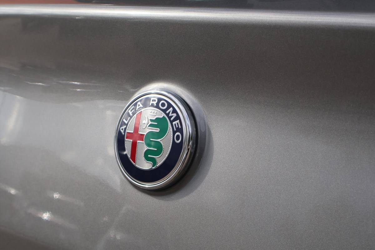 Alfa Romeo Giulietta Alfa Romeo Giulietta 1.4 TURBO MULTIAIR Super 150pk | Navi | PDC | Climate | Cruise