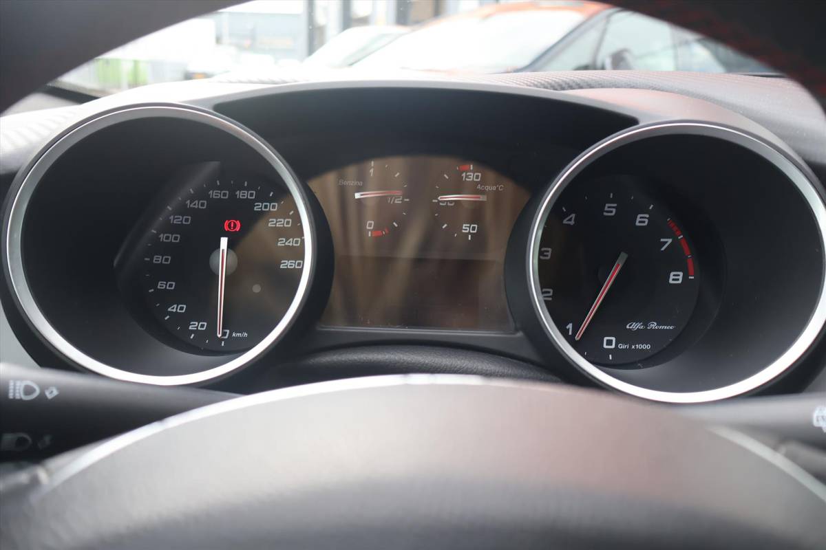 Alfa Romeo Giulietta Alfa Romeo Giulietta 1.4 TURBO MULTIAIR Super 150pk | Navi | PDC | Climate | Cruise