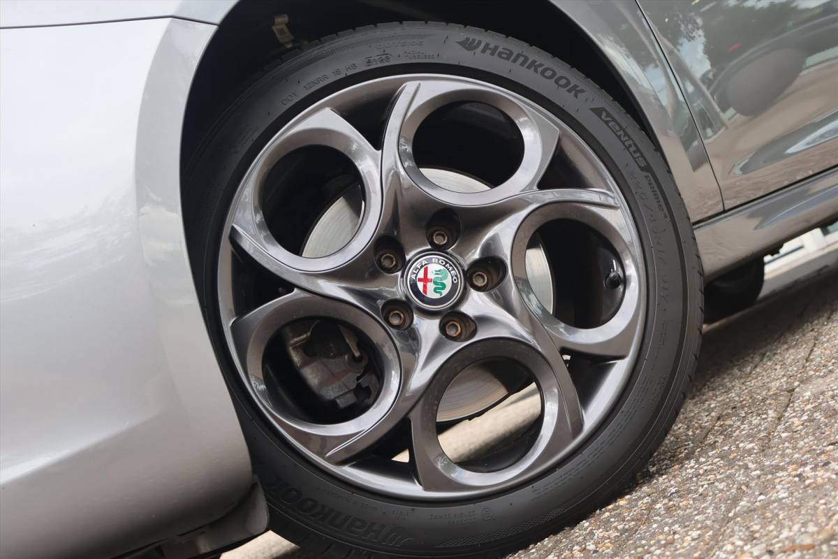 Alfa Romeo Giulietta Alfa Romeo Giulietta 1.4 TURBO MULTIAIR Super 150pk | Navi | PDC | Climate | Cruise