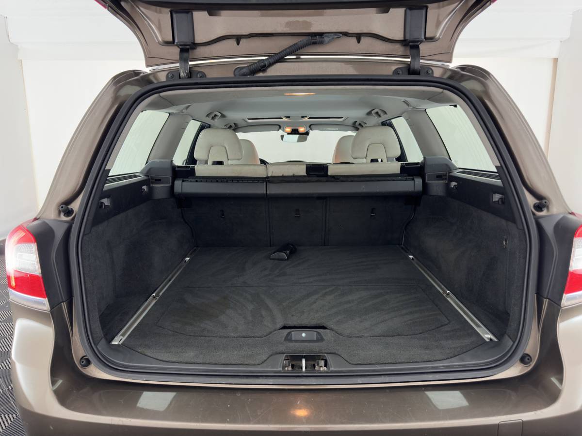 Volvo V70 Volvo V70 2.0 D4 Nordic+ Luxury-Line *PANO | LEATHER | XENON | MEMORY-PACK | SENSUS-CONNECT-AUDIO | HEATED-COMFORTSEATS | NAVI-FULLMAP | ECC | PDC | CRUISE | 17”ALU*