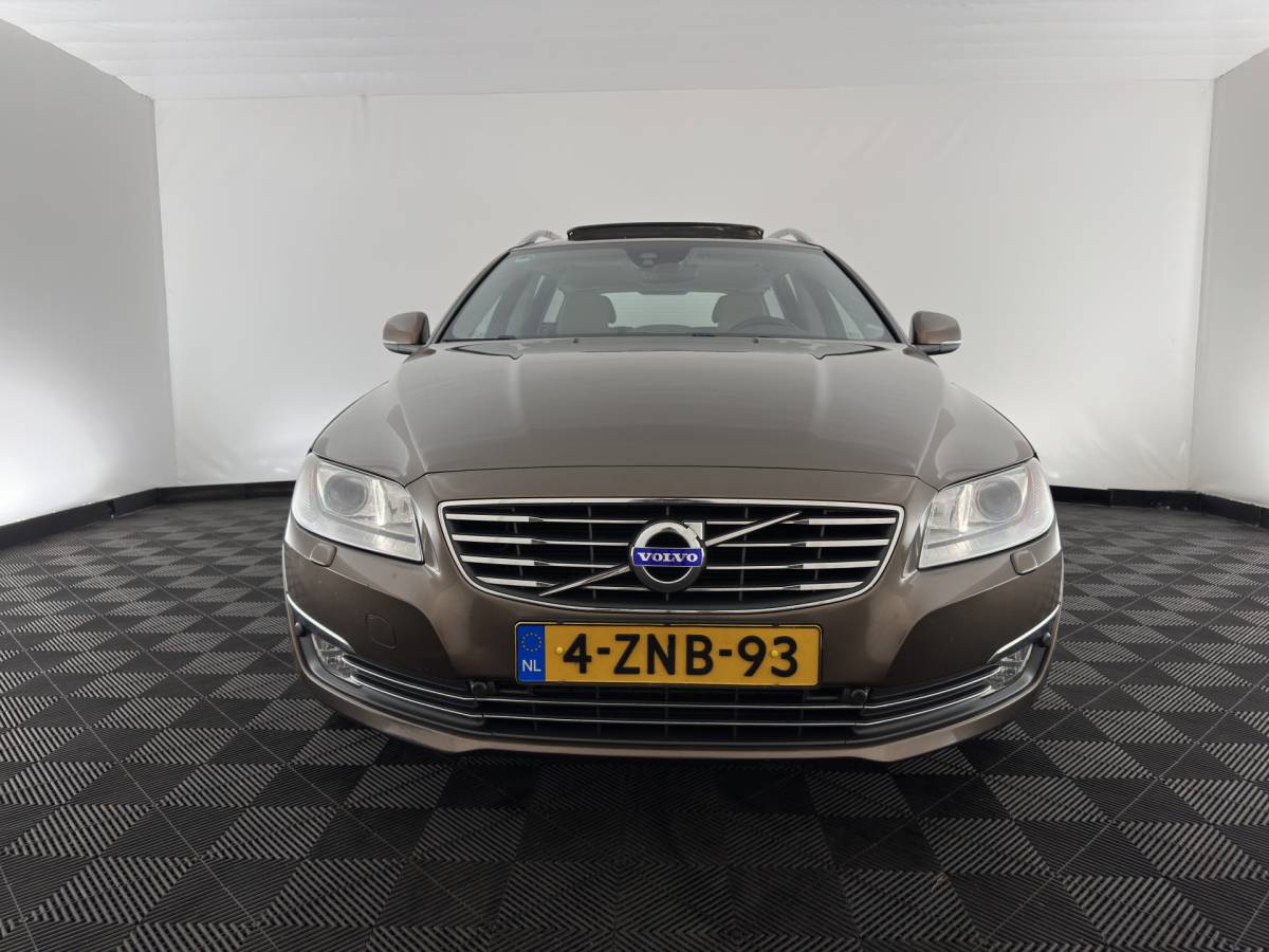 Volvo V70 Volvo V70 2.0 D4 Nordic+ Luxury-Line *PANO | LEATHER | XENON | MEMORY-PACK | SENSUS-CONNECT-AUDIO | HEATED-COMFORTSEATS | NAVI-FULLMAP | ECC | PDC | CRUISE | 17”ALU*
