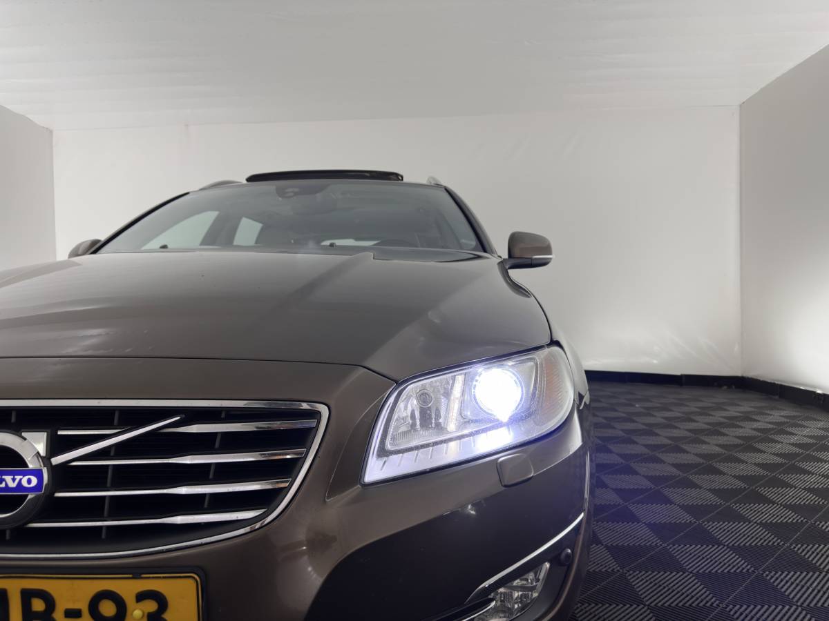 Volvo V70 Volvo V70 2.0 D4 Nordic+ Luxury-Line *PANO | LEATHER | XENON | MEMORY-PACK | SENSUS-CONNECT-AUDIO | HEATED-COMFORTSEATS | NAVI-FULLMAP | ECC | PDC | CRUISE | 17”ALU*