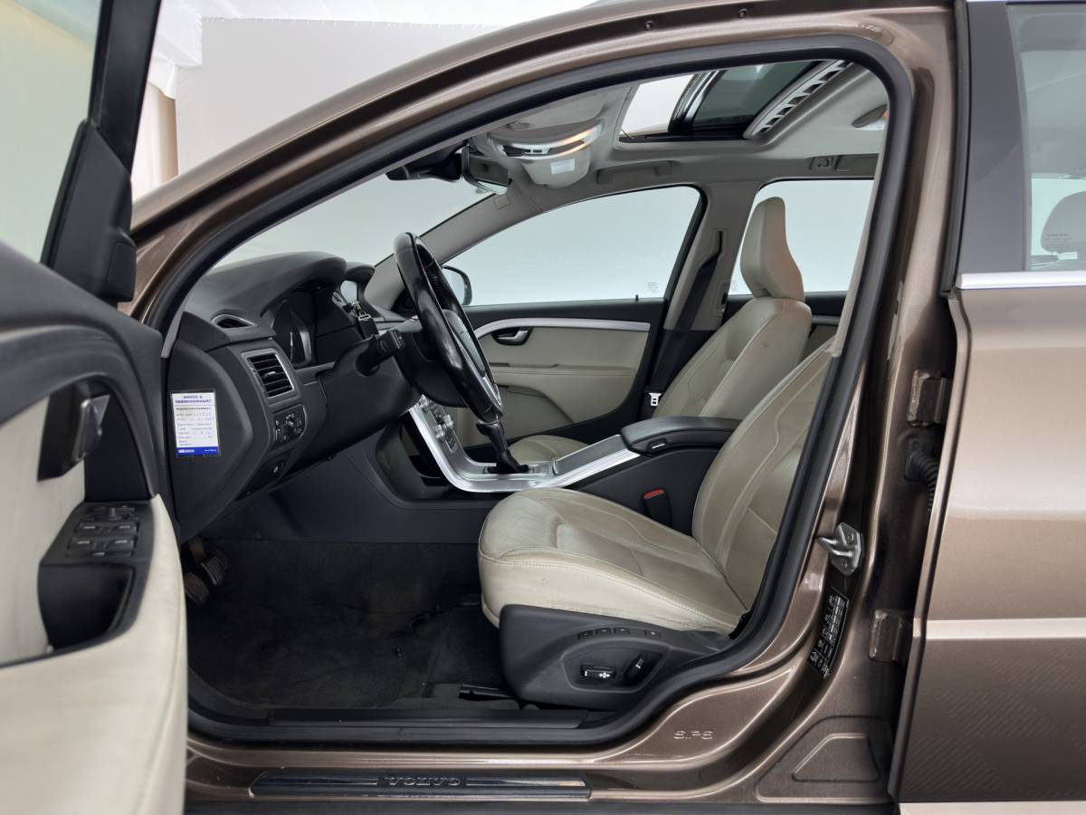 Volvo V70 Volvo V70 2.0 D4 Nordic+ Luxury-Line *PANO | LEATHER | XENON | MEMORY-PACK | SENSUS-CONNECT-AUDIO | HEATED-COMFORTSEATS | NAVI-FULLMAP | ECC | PDC | CRUISE | 17”ALU*