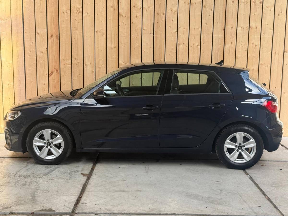 Audi A1 Sportback Audi A1 Sportback 25 TFSI Pro Line Apple CarPlay/Android Auto | Airconditioning | Bluetooth telefoonverbinding | Cruise control | Lichtmetalen velgen | Navigatiesysteem | Sportstuur