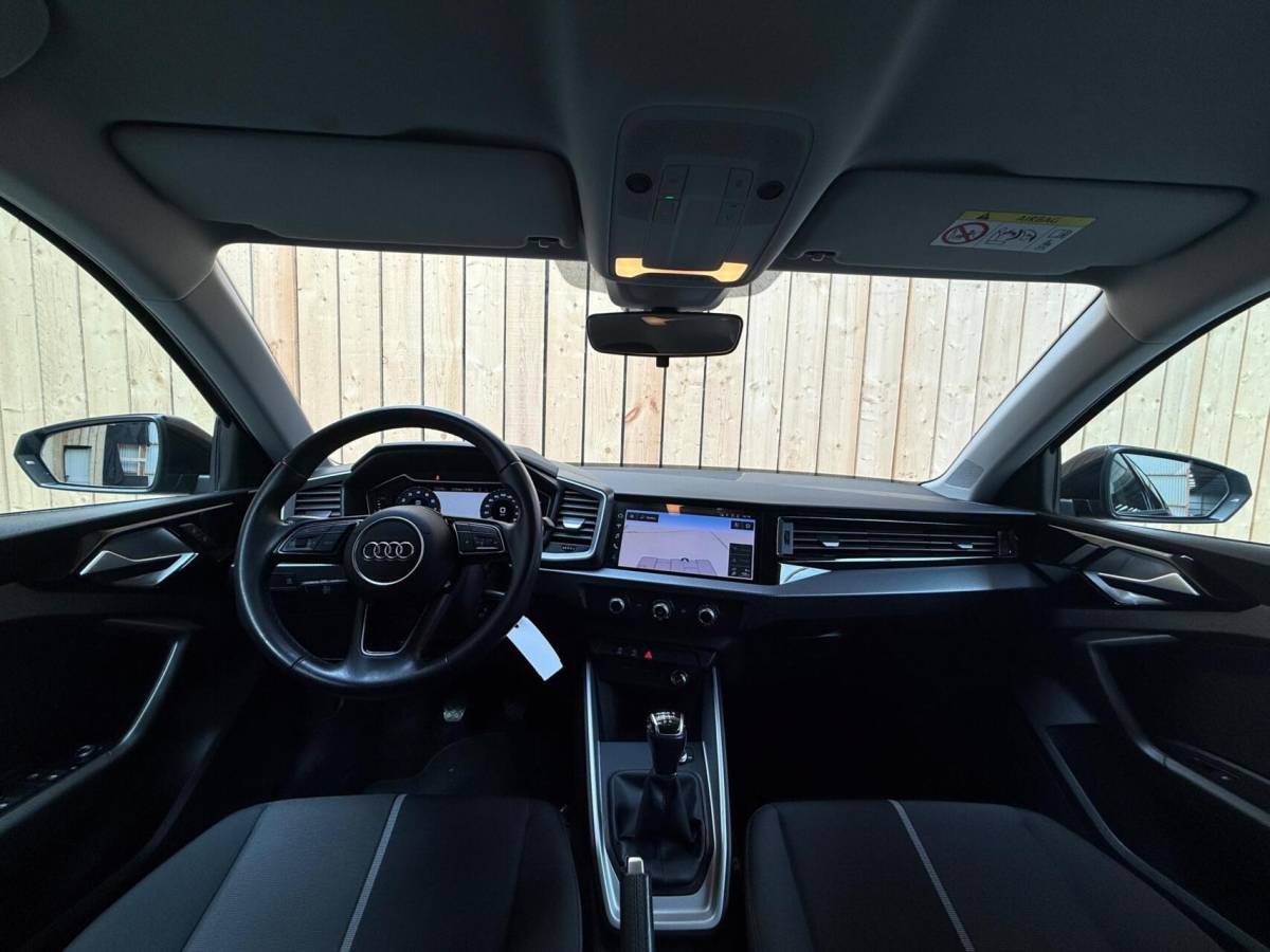 Audi A1 Sportback Audi A1 Sportback 25 TFSI Pro Line Apple CarPlay/Android Auto | Airconditioning | Bluetooth telefoonverbinding | Cruise control | Lichtmetalen velgen | Navigatiesysteem | Sportstuur