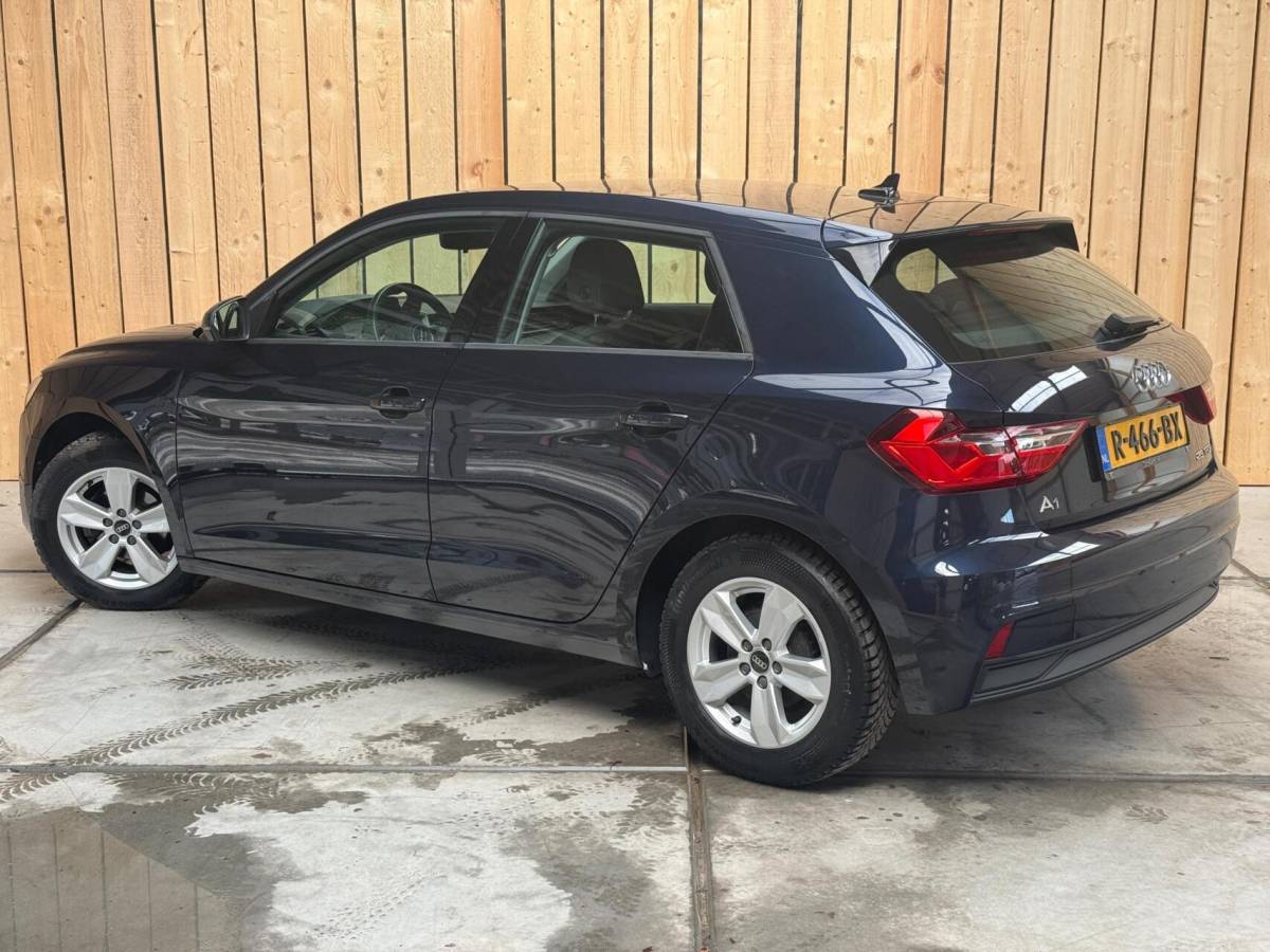 Audi A1 Sportback Audi A1 Sportback 25 TFSI Pro Line Apple CarPlay/Android Auto | Airconditioning | Bluetooth telefoonverbinding | Cruise control | Lichtmetalen velgen | Navigatiesysteem | Sportstuur