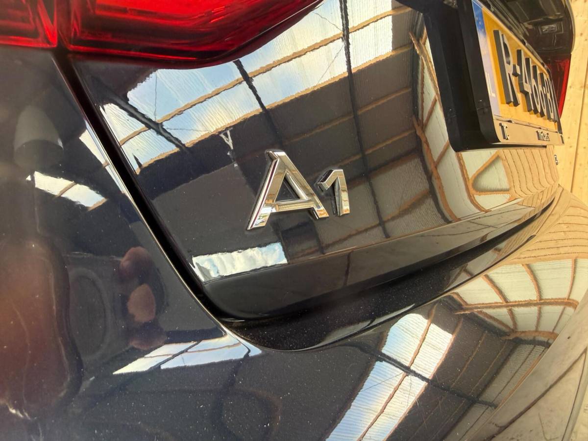 Audi A1 Sportback Audi A1 Sportback 25 TFSI Pro Line Apple CarPlay/Android Auto | Airconditioning | Bluetooth telefoonverbinding | Cruise control | Lichtmetalen velgen | Navigatiesysteem | Sportstuur