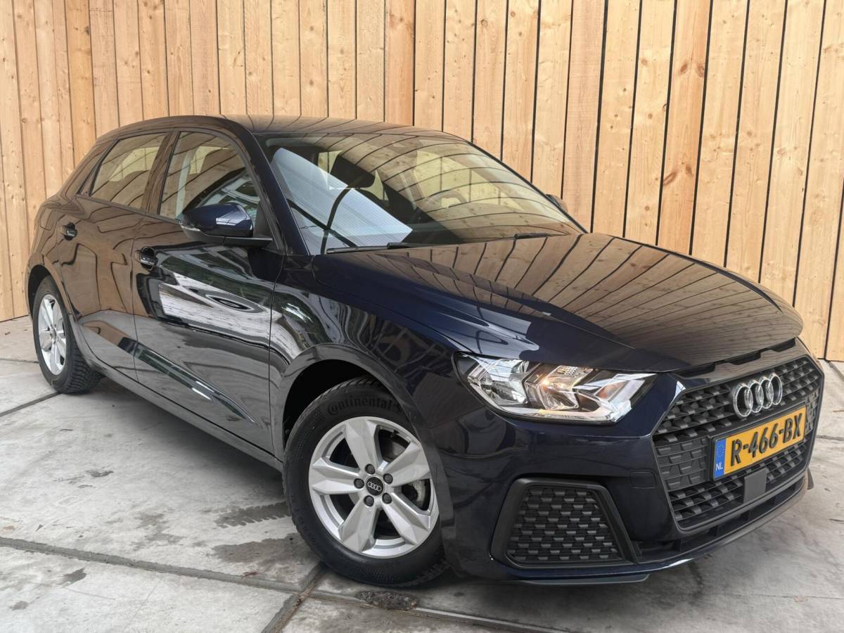 Audi A1 Sportback Audi A1 Sportback 25 TFSI Pro Line Apple CarPlay/Android Auto | Airconditioning | Bluetooth telefoonverbinding | Cruise control | Lichtmetalen velgen | Navigatiesysteem | Sportstuur