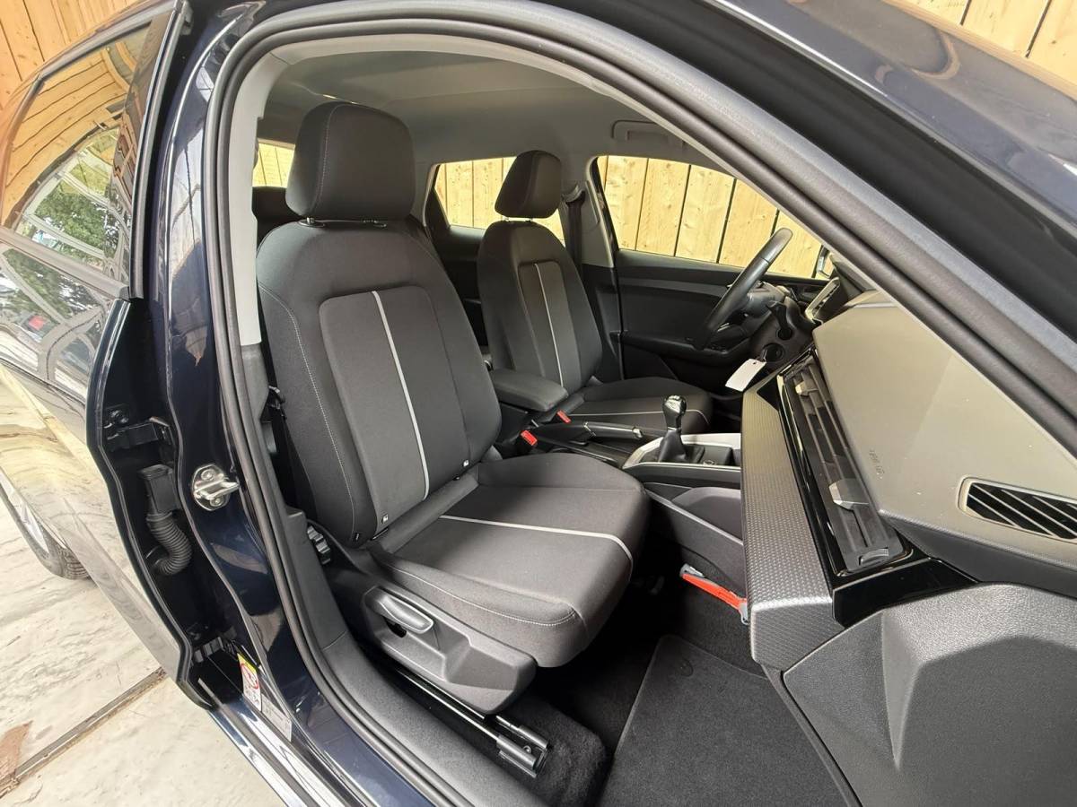 Audi A1 Sportback Audi A1 Sportback 25 TFSI Pro Line Apple CarPlay/Android Auto | Airconditioning | Bluetooth telefoonverbinding | Cruise control | Lichtmetalen velgen | Navigatiesysteem | Sportstuur