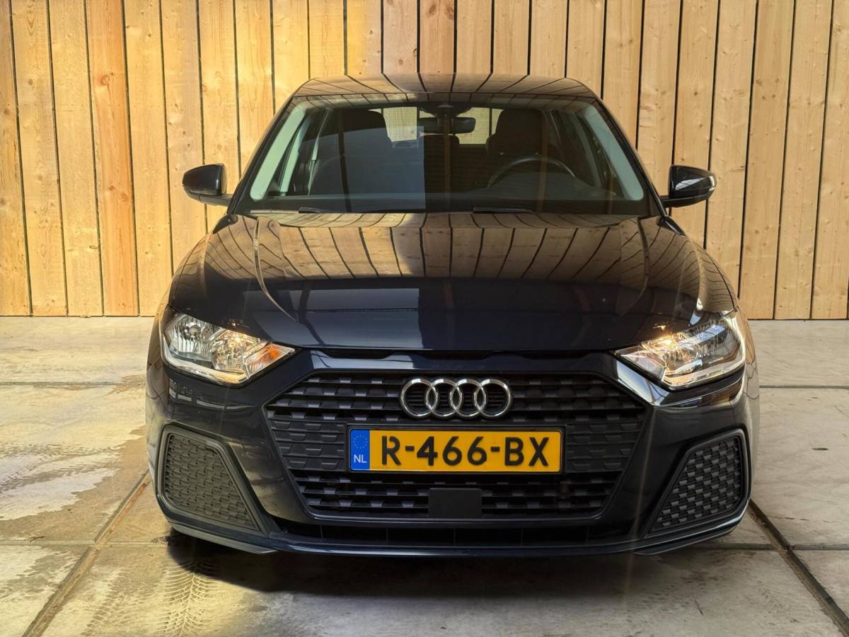 Audi A1 Sportback Audi A1 Sportback 25 TFSI Pro Line Apple CarPlay/Android Auto | Airconditioning | Bluetooth telefoonverbinding | Cruise control | Lichtmetalen velgen | Navigatiesysteem | Sportstuur