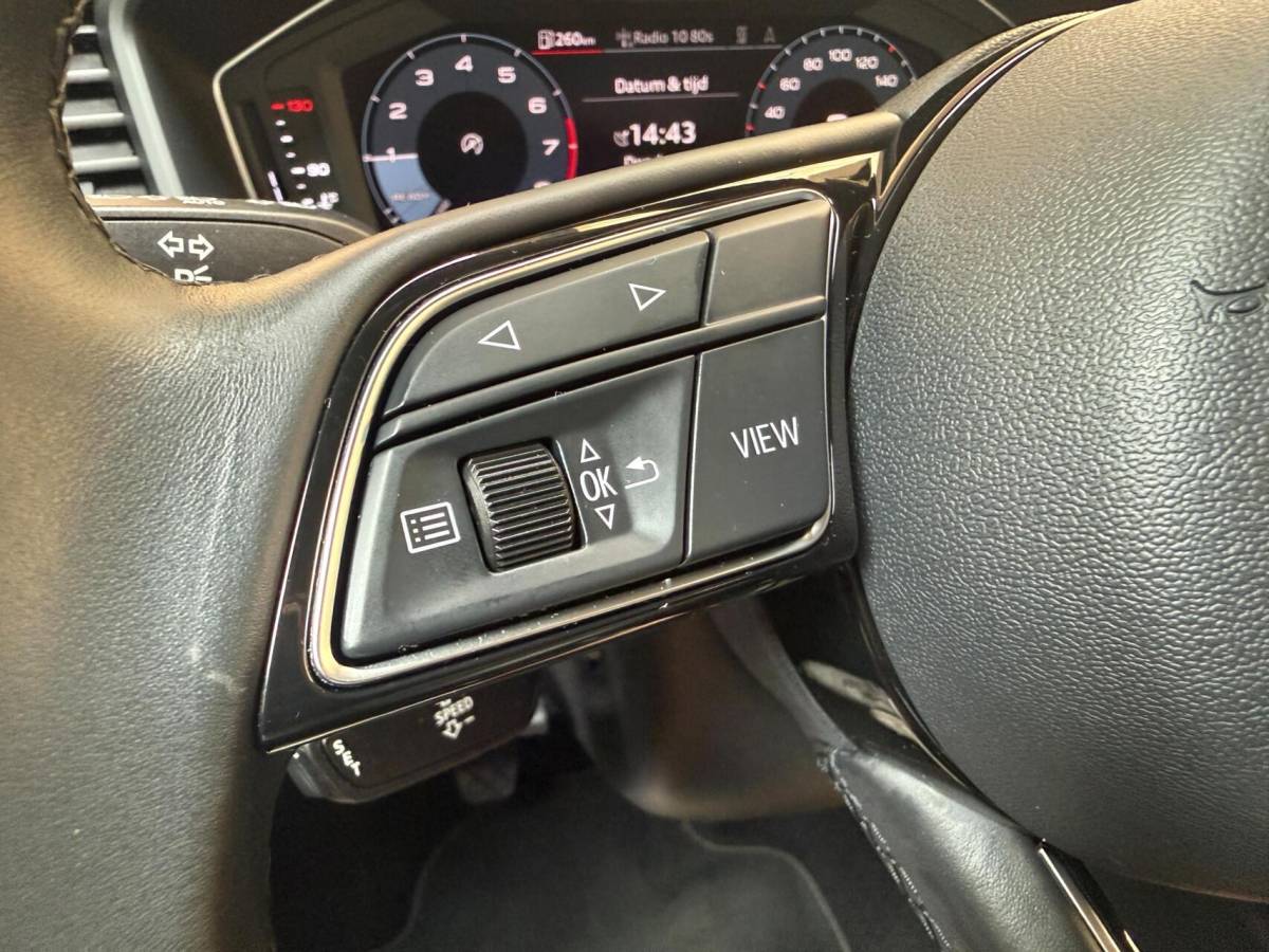 Audi A1 Sportback Audi A1 Sportback 25 TFSI Pro Line Apple CarPlay/Android Auto | Airconditioning | Bluetooth telefoonverbinding | Cruise control | Lichtmetalen velgen | Navigatiesysteem | Sportstuur