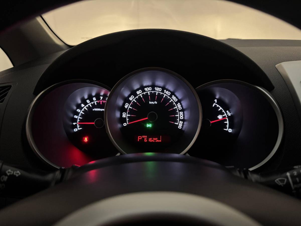 Kia Venga Kia Venga 1.6 CVVT 125pk Aut ExecutiveLine I Dealer Onderhouden!!
