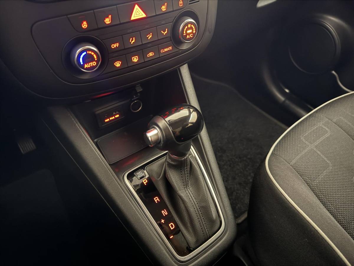 Kia Venga Kia Venga 1.6 CVVT 125pk Aut ExecutiveLine I Dealer Onderhouden!!
