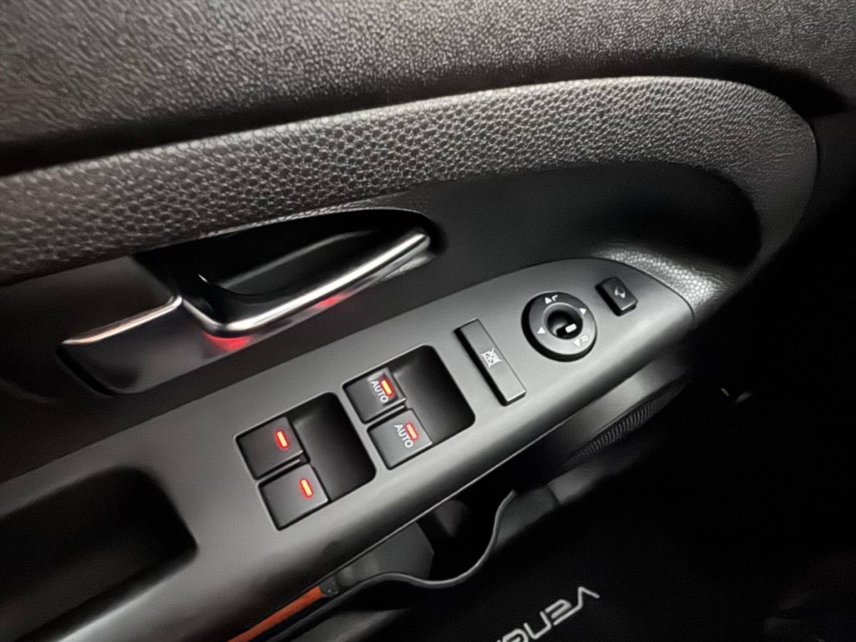 Kia Venga Kia Venga 1.6 CVVT 125pk Aut ExecutiveLine I Dealer Onderhouden!!