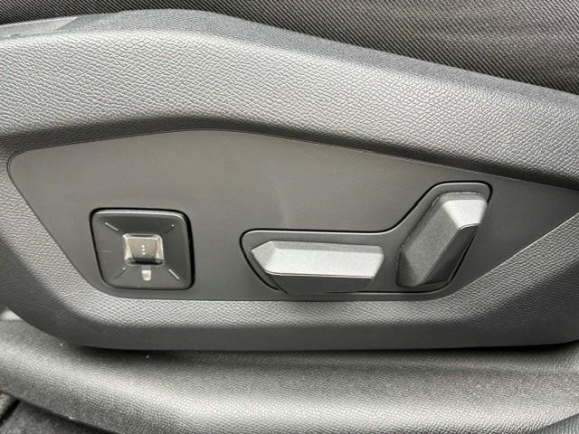 Opel Grandland Opel Grandland Electric Business Edition 73 kWh | Luxe Leder | 20″ LM-Velgen met All Season | Schuif- Kantel dak | HUD | Matrix verlichting | 219KM |8 Jaar Gar.| Elek. Achterklep | Massage |