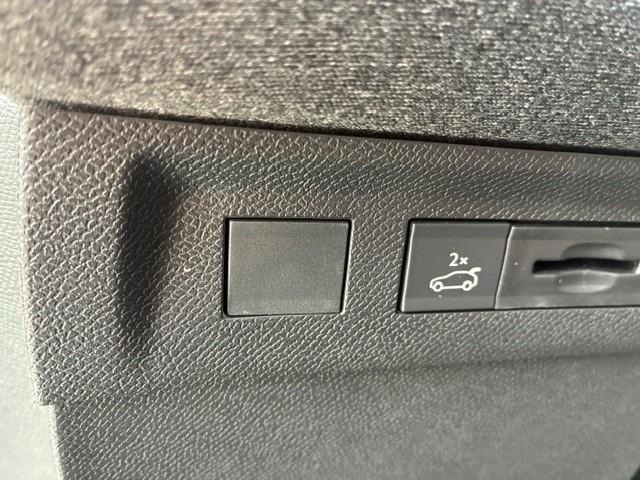 Opel Grandland Opel Grandland Electric Business Edition 73 kWh | Luxe Leder | 20″ LM-Velgen met All Season | Schuif- Kantel dak | HUD | Matrix verlichting | 219KM |8 Jaar Gar.| Elek. Achterklep | Massage |