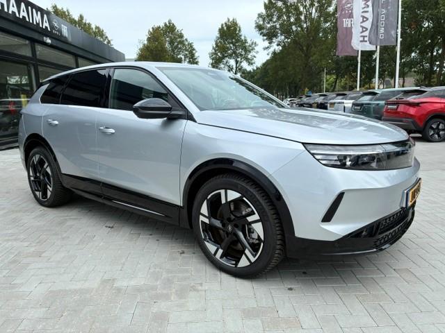 Opel Grandland Opel Grandland Electric Business Edition 73 kWh | Luxe Leder | 20″ LM-Velgen met All Season | Schuif- Kantel dak | HUD | Matrix verlichting | 219KM |8 Jaar Gar.| Elek. Achterklep | Massage |