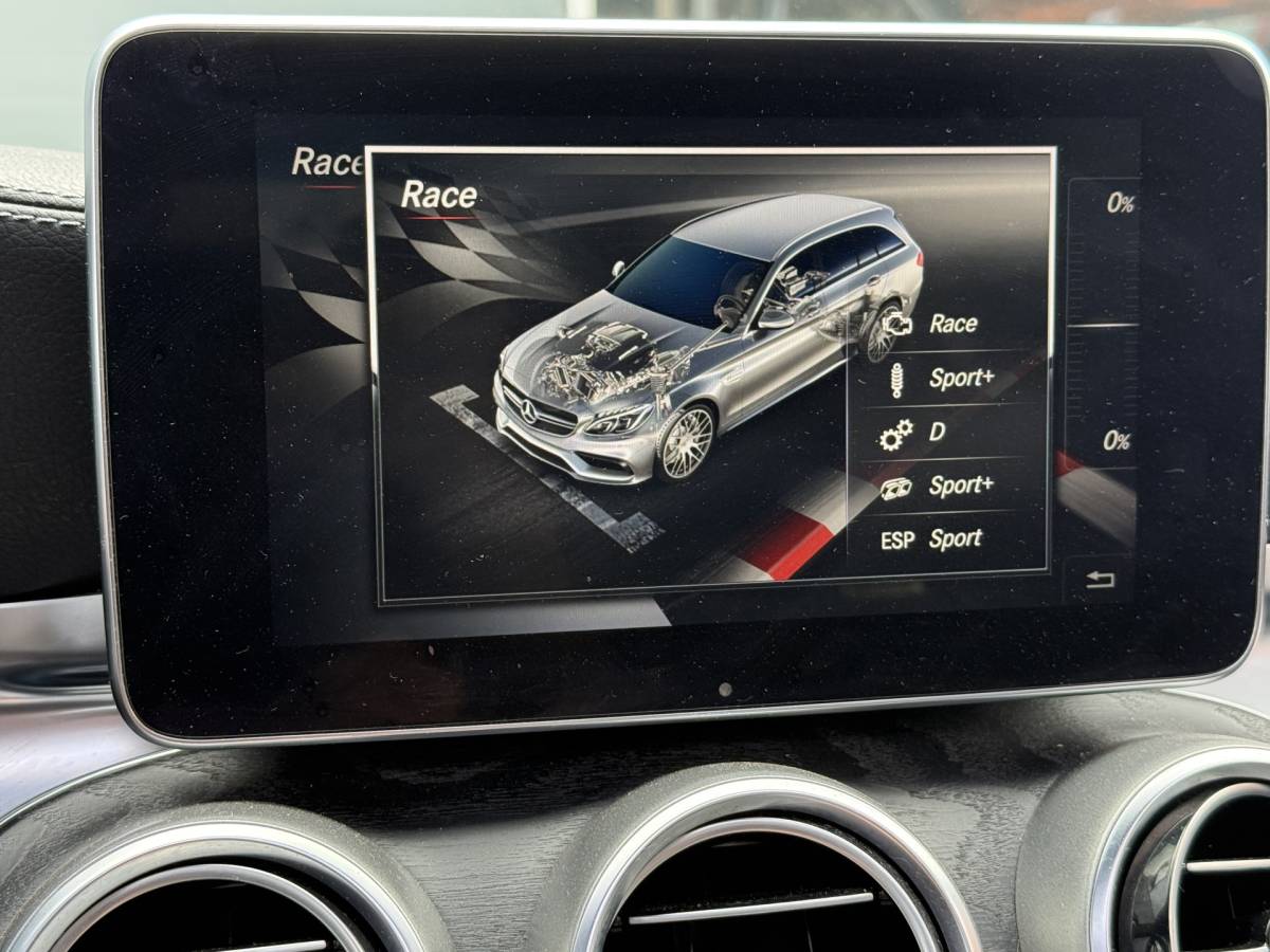 Mercedes-Benz C-Klasse Mercedes-Benz C-klasse 63-AMG Estate BWJ 2017 | 476 PK | BURMESTER | PANO | ADAPT. CRUISE | AUTO PILOT | MULTIBEAM | HUD | MEMORY | DODE HOEK | VOL LEDER | CAM. | SPORTUITLAAT | VERLAAGD | STOELVERW. |