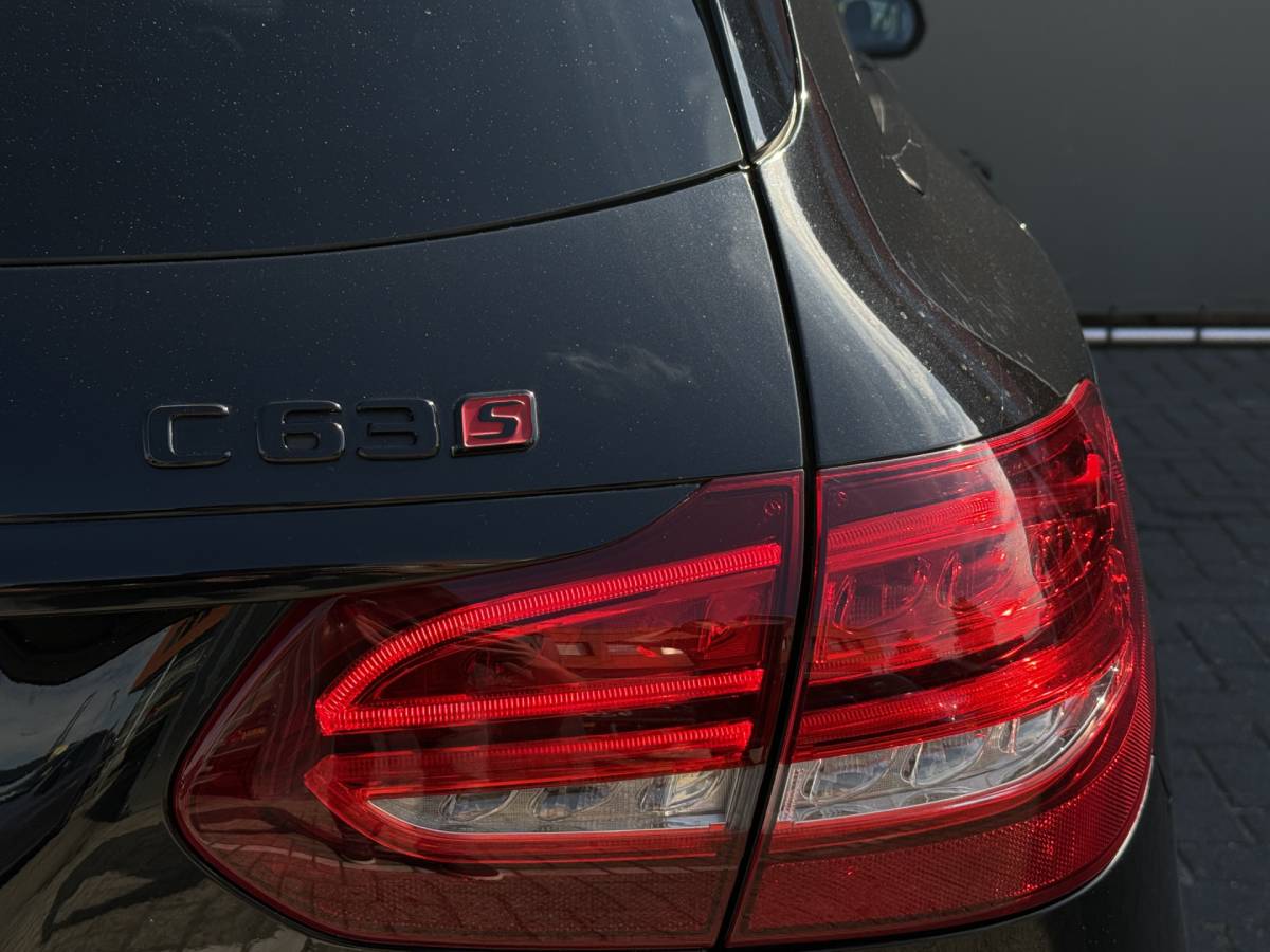 Mercedes-Benz C-Klasse Mercedes-Benz C-klasse 63-AMG Estate BWJ 2017 | 476 PK | BURMESTER | PANO | ADAPT. CRUISE | AUTO PILOT | MULTIBEAM | HUD | MEMORY | DODE HOEK | VOL LEDER | CAM. | SPORTUITLAAT | VERLAAGD | STOELVERW. |