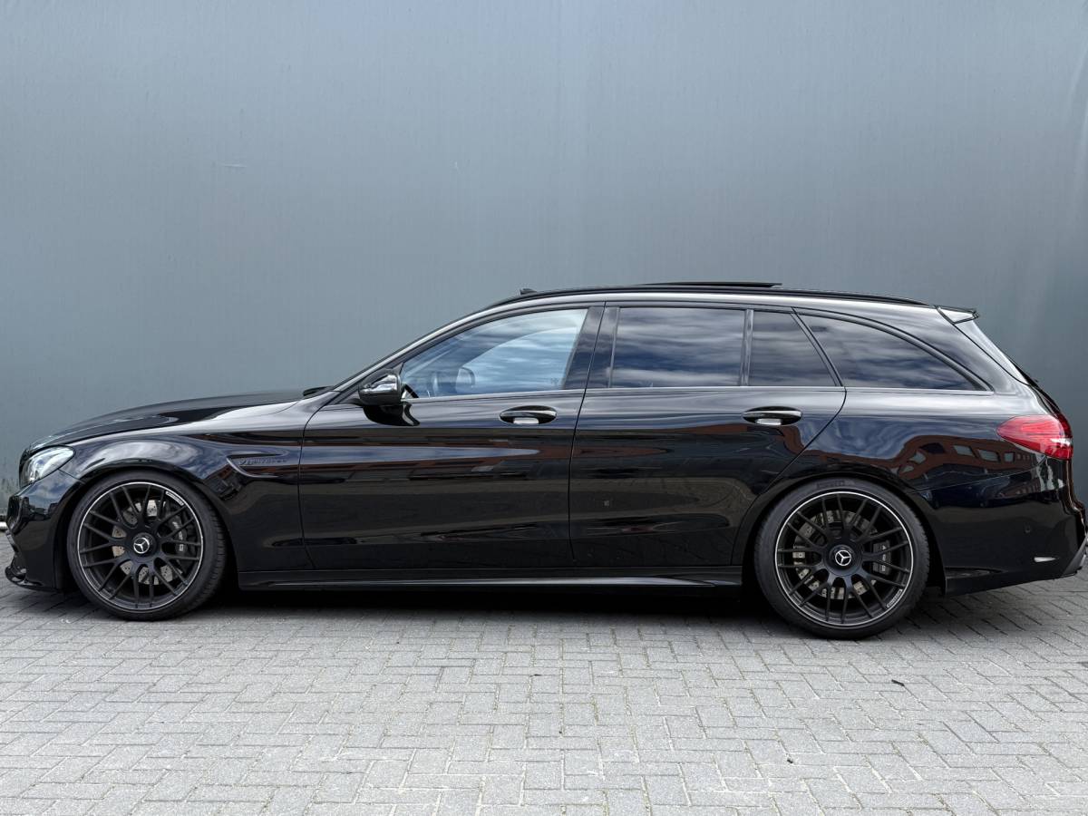 Mercedes-Benz C-Klasse Mercedes-Benz C-klasse 63-AMG Estate BWJ 2017 | 476 PK | BURMESTER | PANO | ADAPT. CRUISE | AUTO PILOT | MULTIBEAM | HUD | MEMORY | DODE HOEK | VOL LEDER | CAM. | SPORTUITLAAT | VERLAAGD | STOELVERW. |