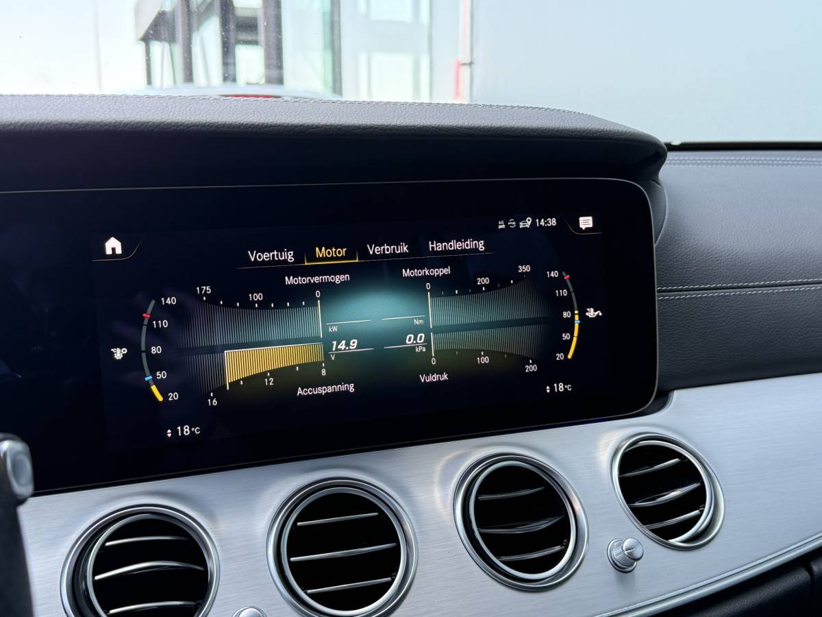 Mercedes-Benz E-Klasse Mercedes-Benz E-klasse Estate 200 Business Solution AMG NIEUW BINNEN! | 360 CAM | VOL LEDER | ADAPTIVE CRUISE | ELEK. STOELEN | AMG STUUR | ELEK. KLEP | DODE HOEK | STOELVERW. |