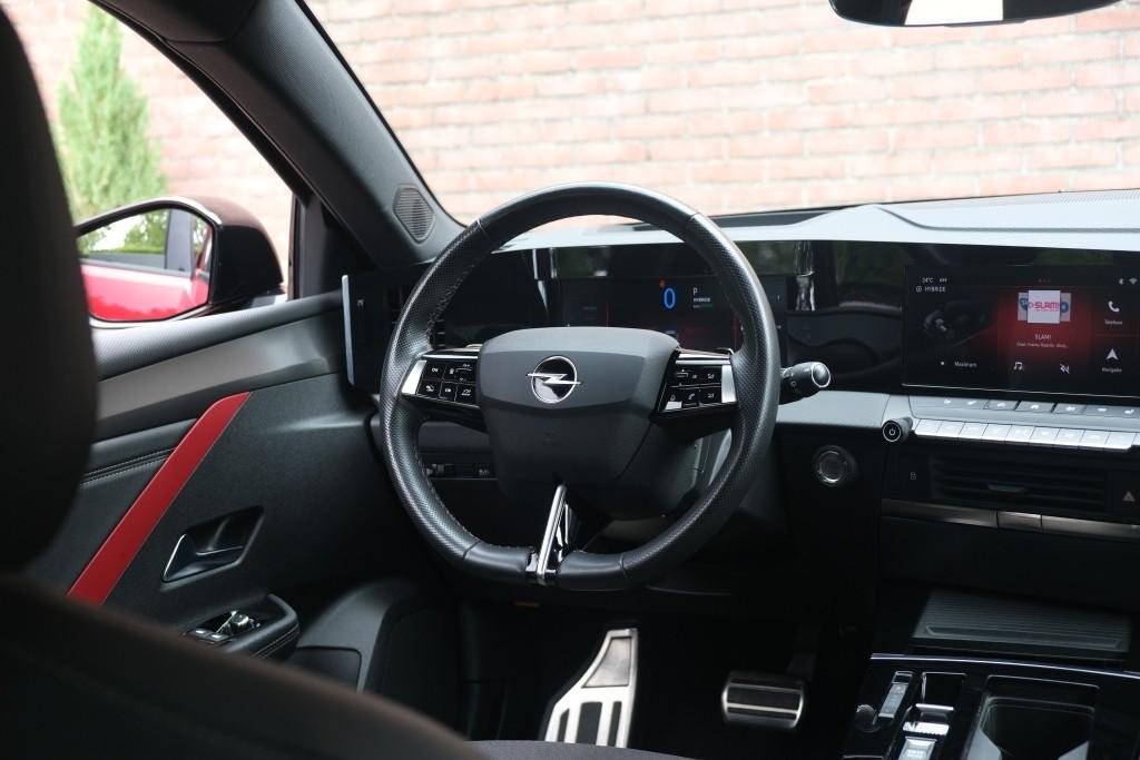 Opel Astra Opel Astra 1.6 Hybrid 180pk EAT8 GS Line | Adaptive Cruise | Keyless | 360° Camera | Head-up Display | Dodehoek | Winter Pakket