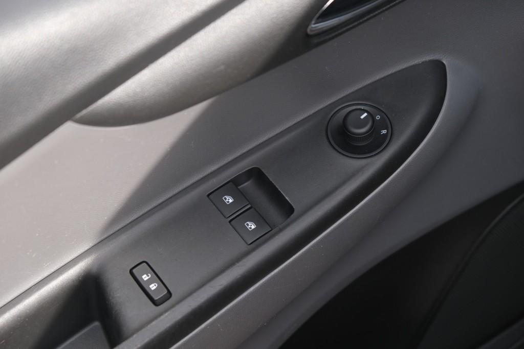Opel KARL Opel KARL 1.0 ecoFLEX 75pk Innovation | App Connect | Climate | Cruise | PDC | Winter Pakket