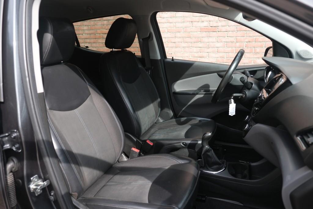 Opel KARL Opel KARL 1.0 ecoFLEX 75pk Innovation | App Connect | Climate | Cruise | PDC | Winter Pakket