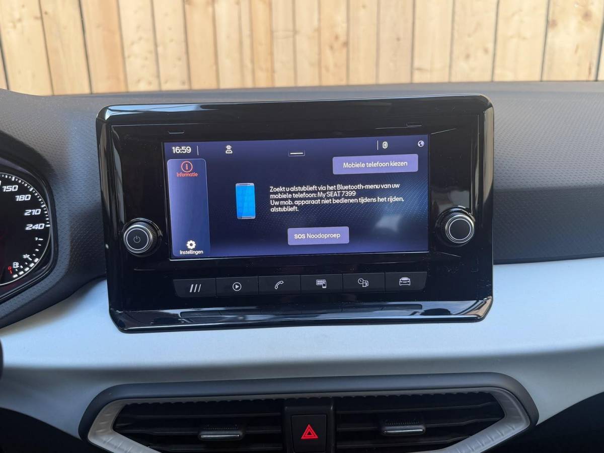 SEAT Ibiza Seat Ibiza 1.0 EcoTSI Style Apple CarPlay/Android Auto | Cruise control | DAB ontvangst | LED koplampen | Lichtmetalen velgen | Rijstrooksensor | Trekhaak