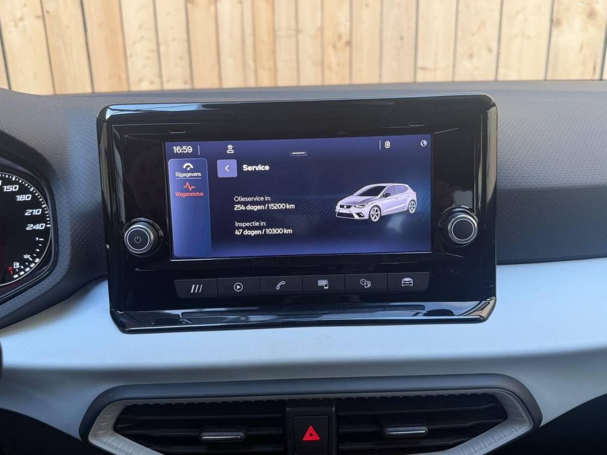 SEAT Ibiza Seat Ibiza 1.0 EcoTSI Style Apple CarPlay/Android Auto | Cruise control | DAB ontvangst | LED koplampen | Lichtmetalen velgen | Rijstrooksensor | Trekhaak