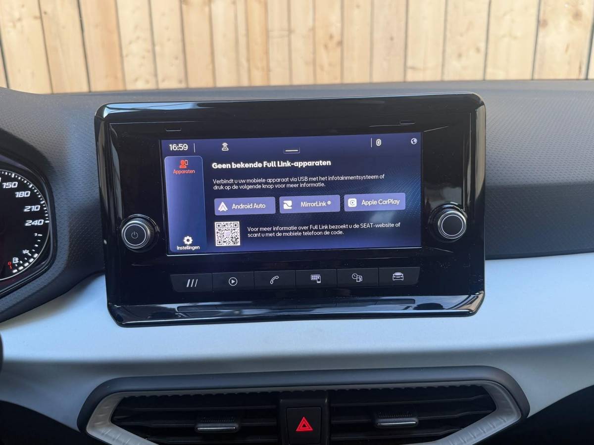 SEAT Ibiza Seat Ibiza 1.0 EcoTSI Style Apple CarPlay/Android Auto | Cruise control | DAB ontvangst | LED koplampen | Lichtmetalen velgen | Rijstrooksensor | Trekhaak