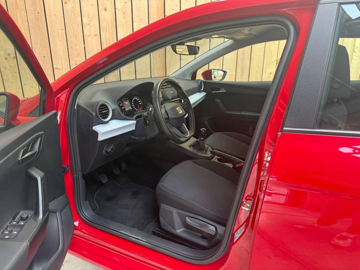 SEAT Ibiza Seat Ibiza 1.0 EcoTSI Style Apple CarPlay/Android Auto | Cruise control | DAB ontvangst | LED koplampen | Lichtmetalen velgen | Rijstrooksensor | Trekhaak