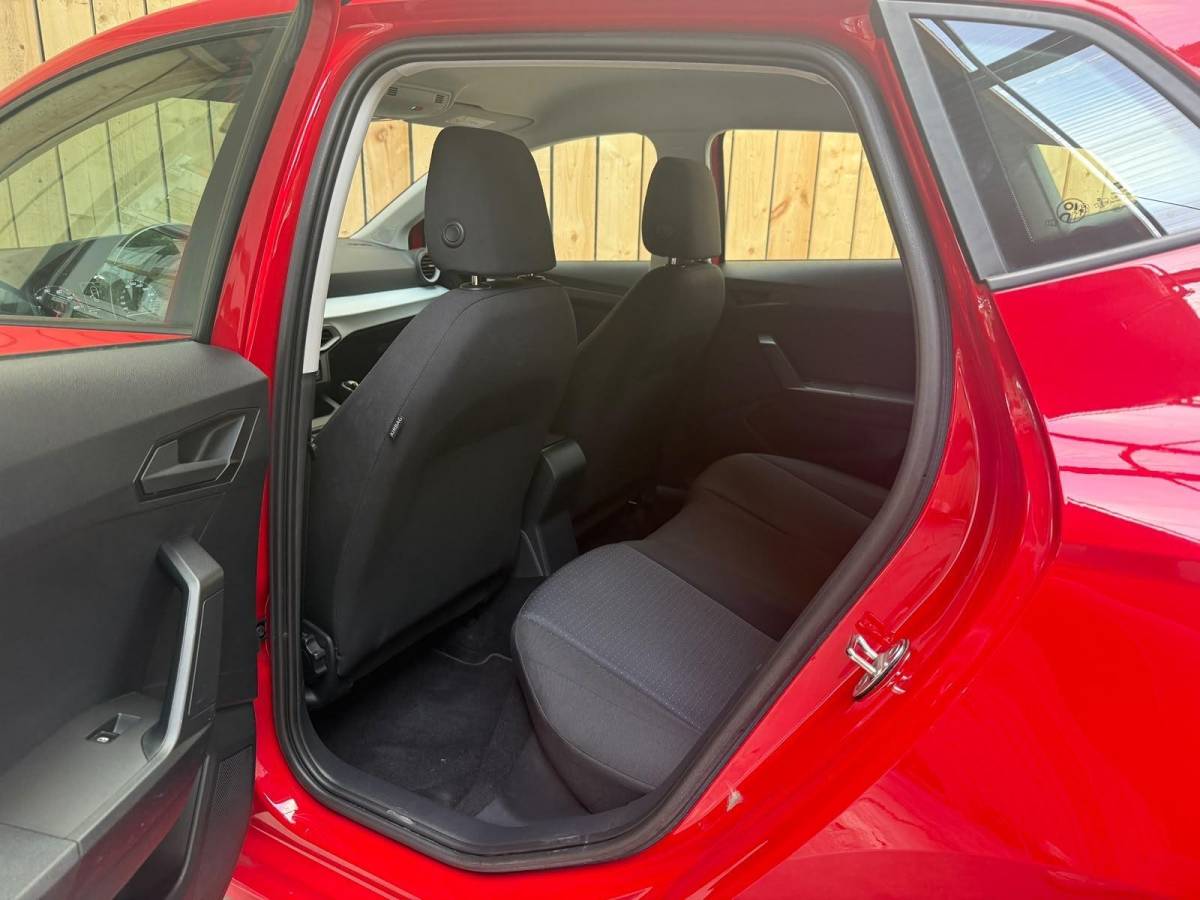 SEAT Ibiza Seat Ibiza 1.0 EcoTSI Style Apple CarPlay/Android Auto | Cruise control | DAB ontvangst | LED koplampen | Lichtmetalen velgen | Rijstrooksensor | Trekhaak