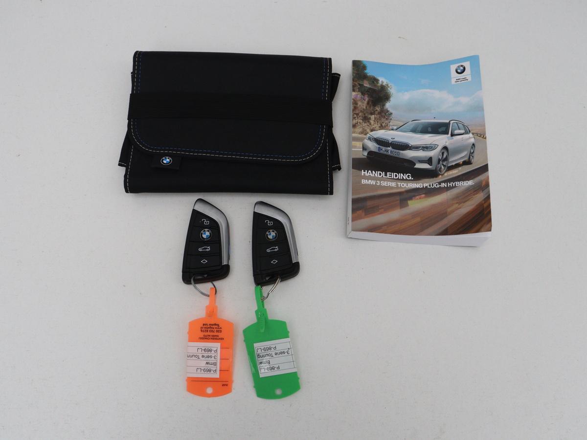BMW 3 Serie BMW 3-serie Touring 320e Business Edition Plus M-sport | 84,4% SOH | Panoramadak | Leder | Elektrische trekhaak | Camera | Park assist | Cruise control | Carplay | Sfeerverlichting |
