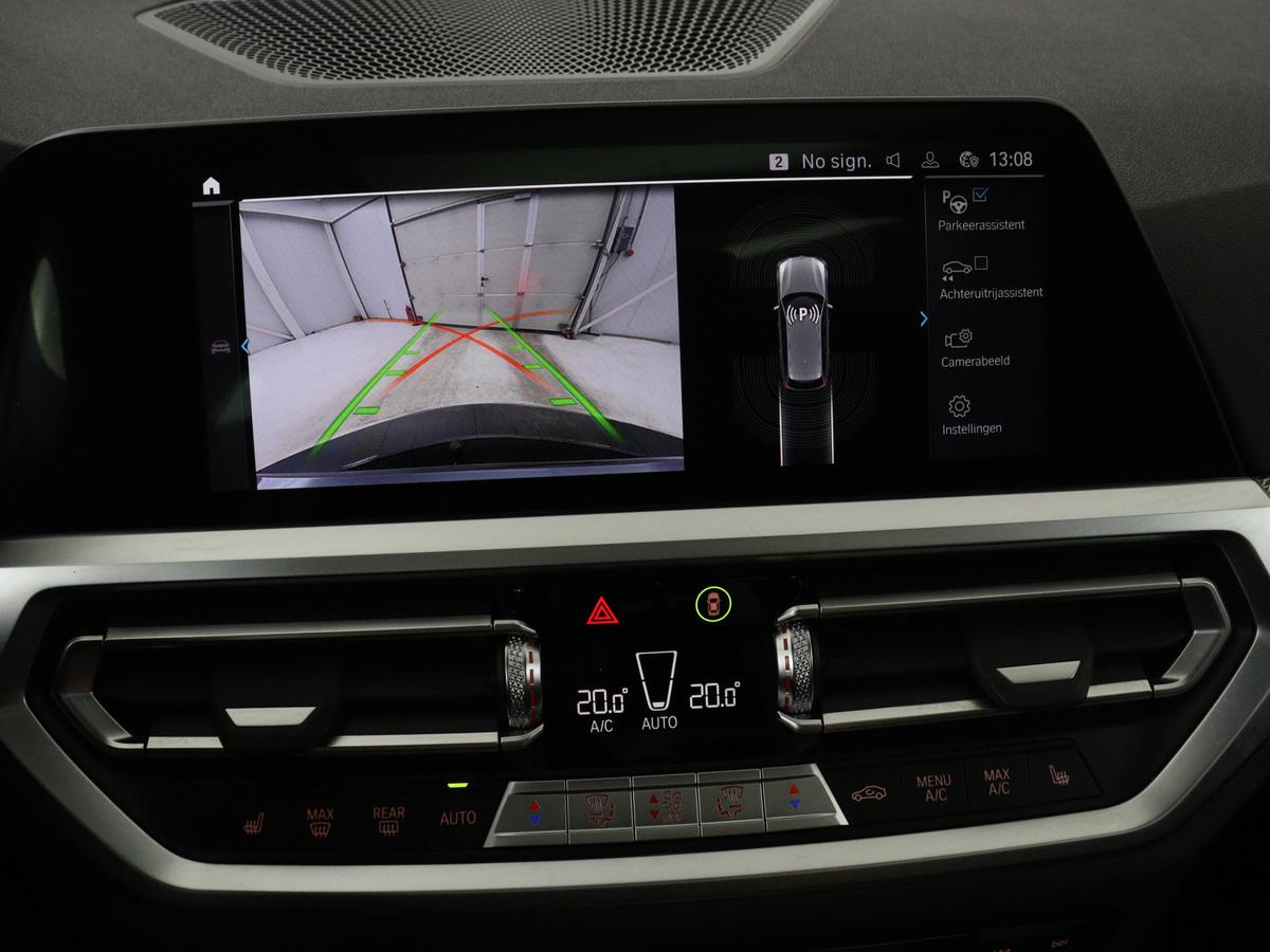 BMW 3 Serie BMW 3-serie Touring 320e Business Edition Plus M-sport | 84,4% SOH | Panoramadak | Leder | Elektrische trekhaak | Camera | Park assist | Cruise control | Carplay | Sfeerverlichting |