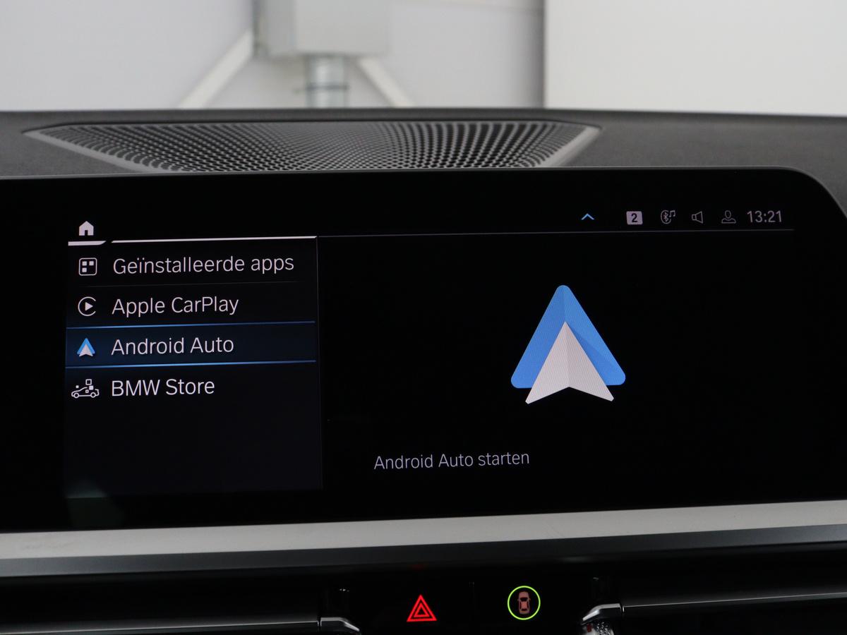 BMW 3 Serie BMW 3-serie Touring 320e Business Edition Plus M-sport | 84,4% SOH | Panoramadak | Leder | Elektrische trekhaak | Camera | Park assist | Cruise control | Carplay | Sfeerverlichting |